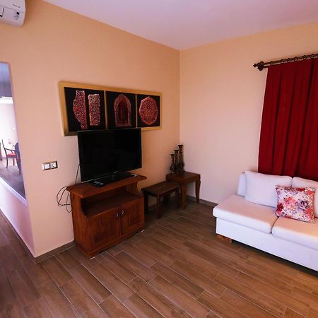 פאראליה Lissiya Hotel מראה חיצוני תמונה