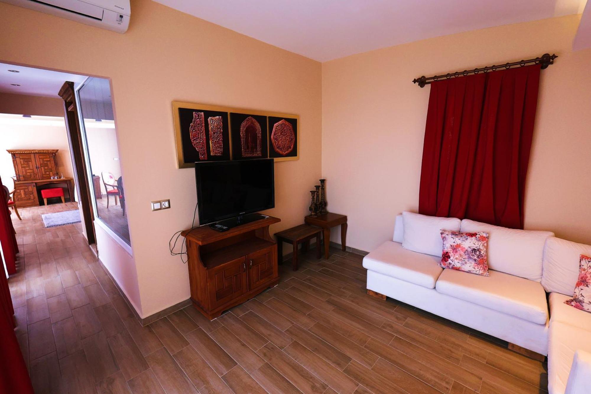 פאראליה Lissiya Hotel מראה חיצוני תמונה